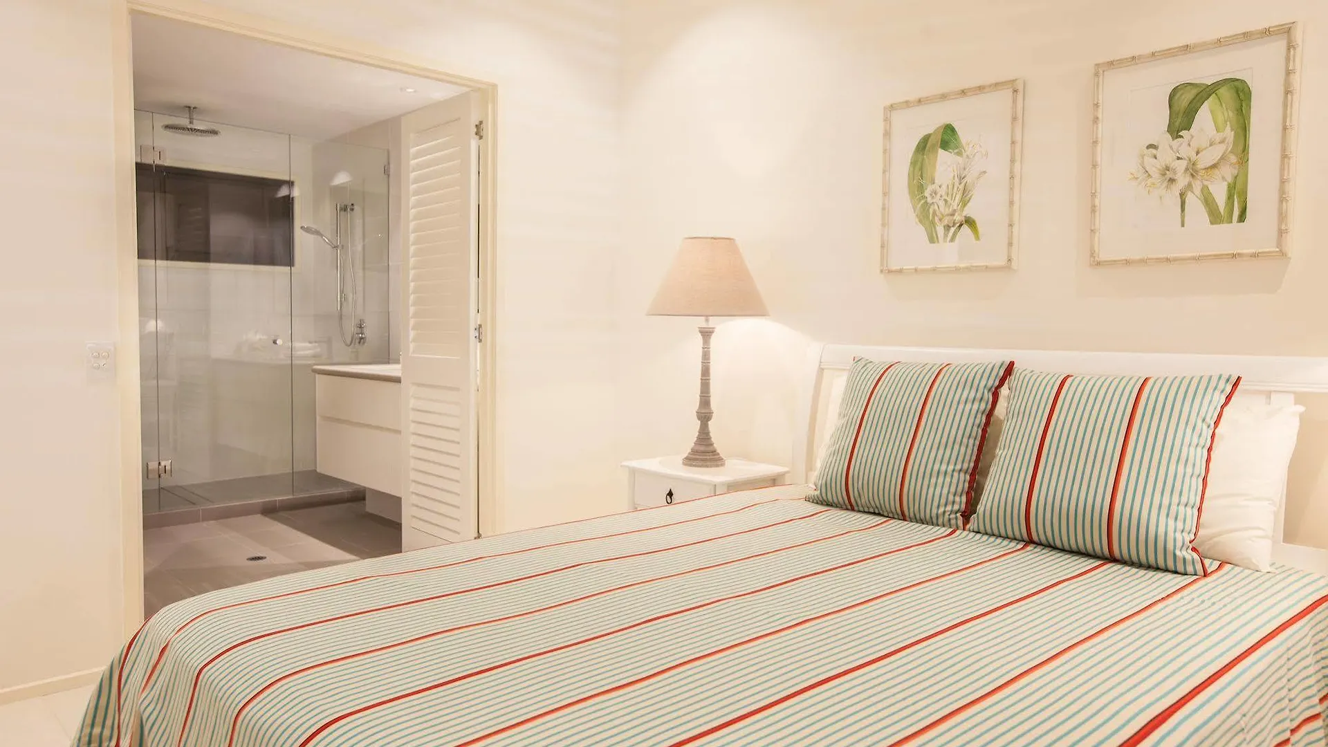 Saltwater Luxury Apartments Port Douglas 5*,