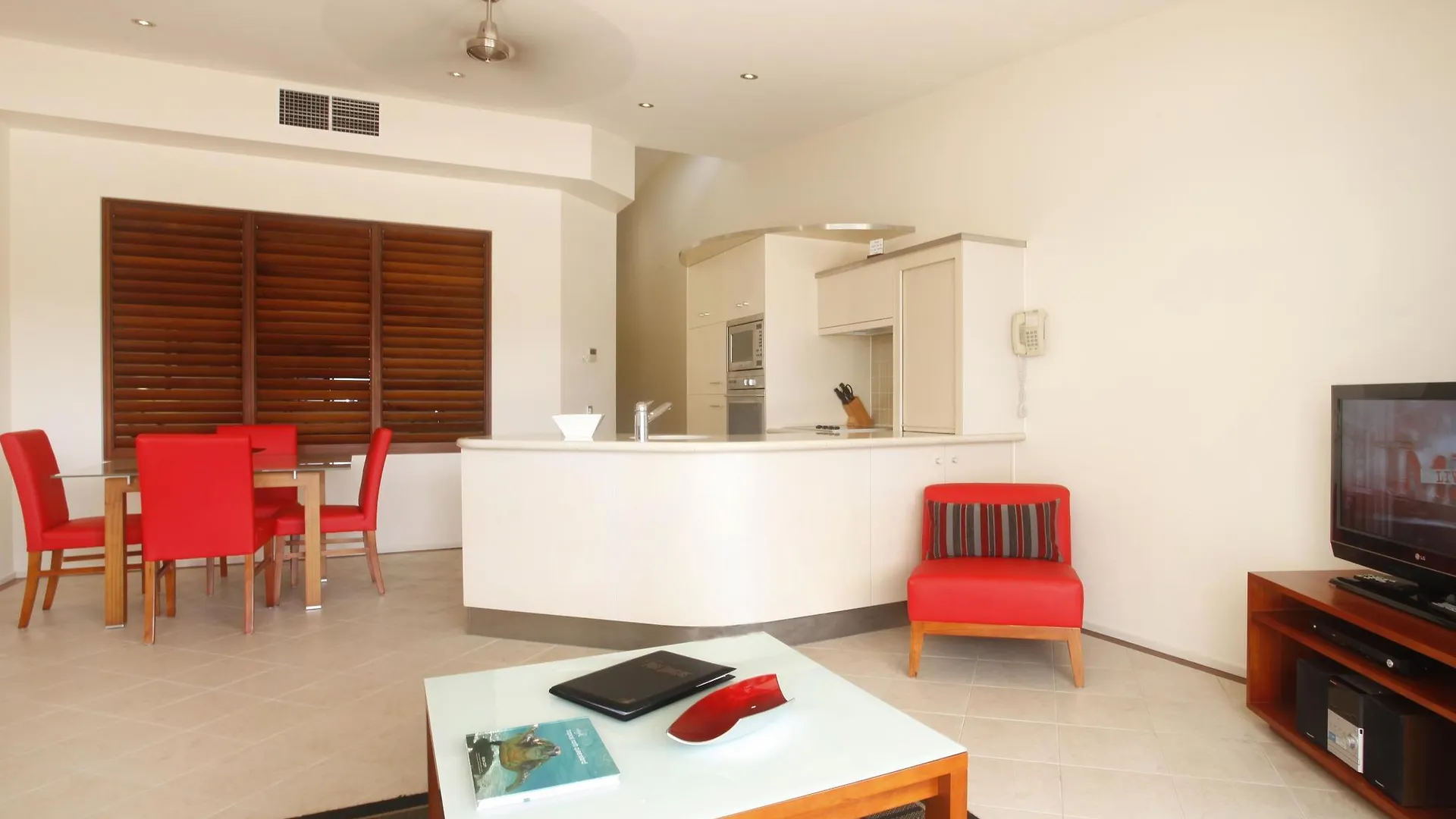 Saltwater Luxury Apartments Port Douglas